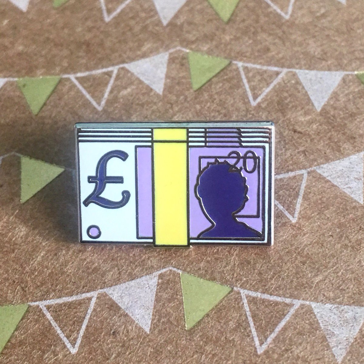 PINHYPE's tweet photo. Queens Speech π· Emoji Pin Badge! Available To Buy @ https://t.co/dW6usixwHf #PINHYPE https://t.co/OOa7CrCWQD