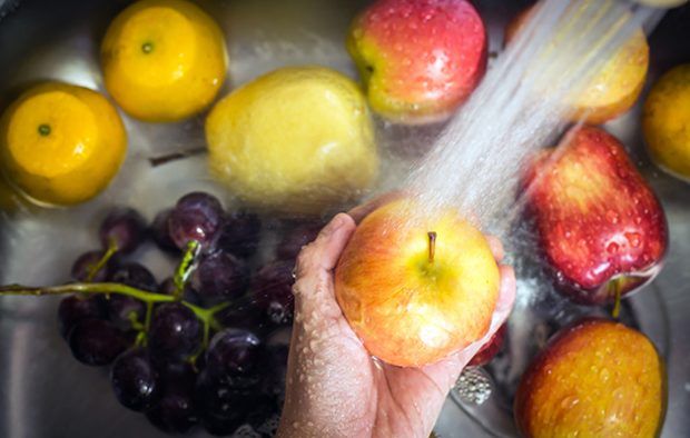Voglia di #insalatona o #macedonia contro il #caldo? I #consigliHelpling per #lavare al meglio #frutta e #verdura!
buff.ly/2sQZj2j