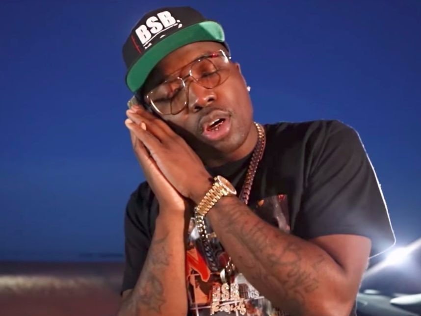 awayeeee's tweet photo. Troy Ave Continues Tupac Shakur Comparisons With "I Ain't Mad At Cha" Video
https://t.co/qOW4udsxnL https://t.co/g0OPz0aQYW