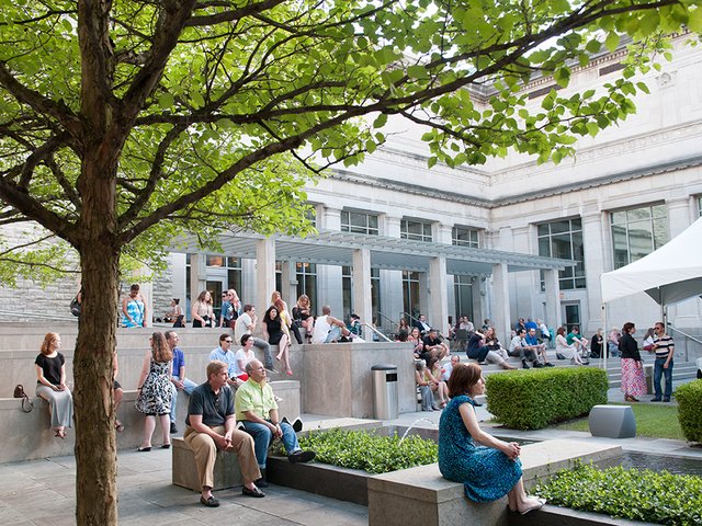 FOTOFOCUSCINCY's tweet photo. This summer plug into Cincinnati's arts scene @HYPECincinnati #FFspotlight @ArtsWave @cincyartmuseum @CincyCAC @WCPO https://t.co/VZR3hrCmpZ https://t.co/HbEKl1TrBW