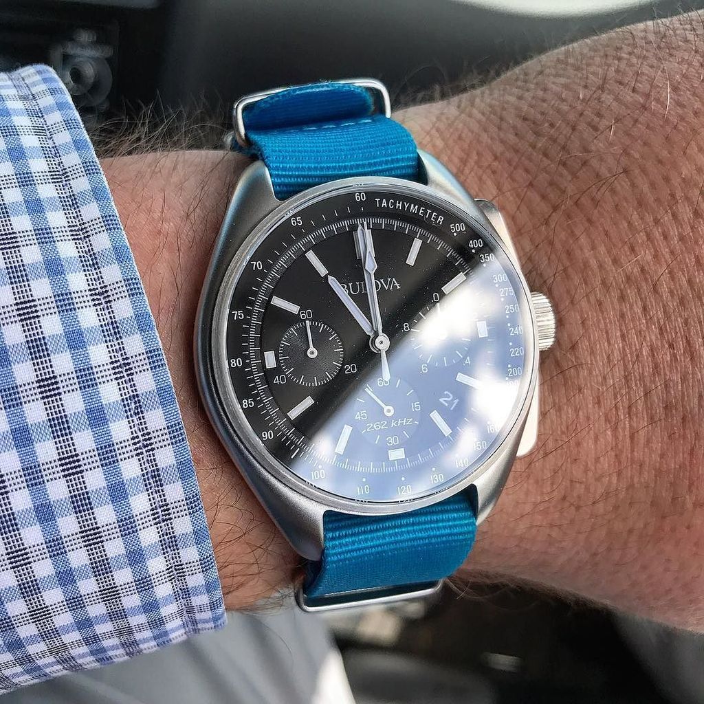 theague1234's tweet photo. A little #flecto action for you today on the Bulova Moonwatch.
___
#aguetradingco #bulova #bulovamoonwatch #newca… https://t.co/ITABfe3MHV https://t.co/oNNhH8CAbJ
