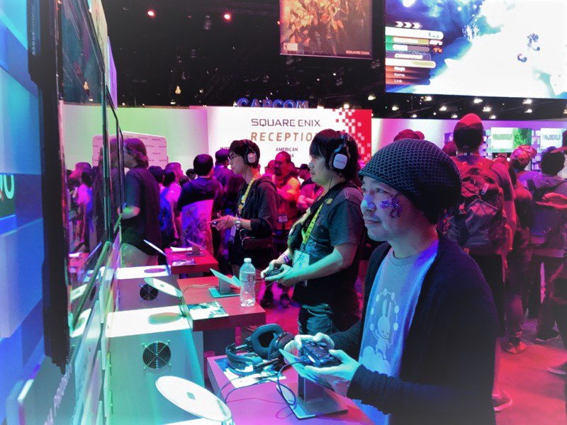 FinalFantasy's tweet photo. Flashback to #E32017! DISSIDIA FINAL FANTASY NT dev team faced off w/ fighting game champs K-Brad & Justin Wong! #Dissidia #ff30throwdown https://t.co/f1inEDSDiY