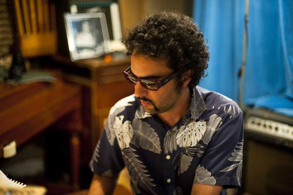 fugitivesounds's tweet photo. Gabriel Roth, founder of @DaptoneRecords, is not a sentimentalist. https://t.co/yRZ8yTWmmp  #daptonerecords #soulmusic https://t.co/TPkY5dNost