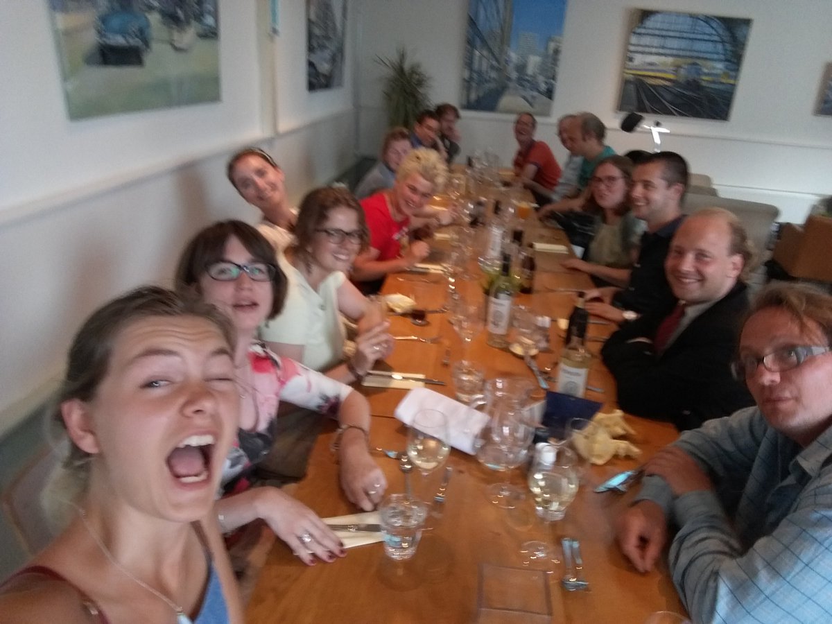 De_Realisten's tweet photo. Onbeperkt gezellig bij ons jaarlijks Realistendiner @CNVJongeren Wat is het lekkerrr https://t.co/yNjom1mI1g