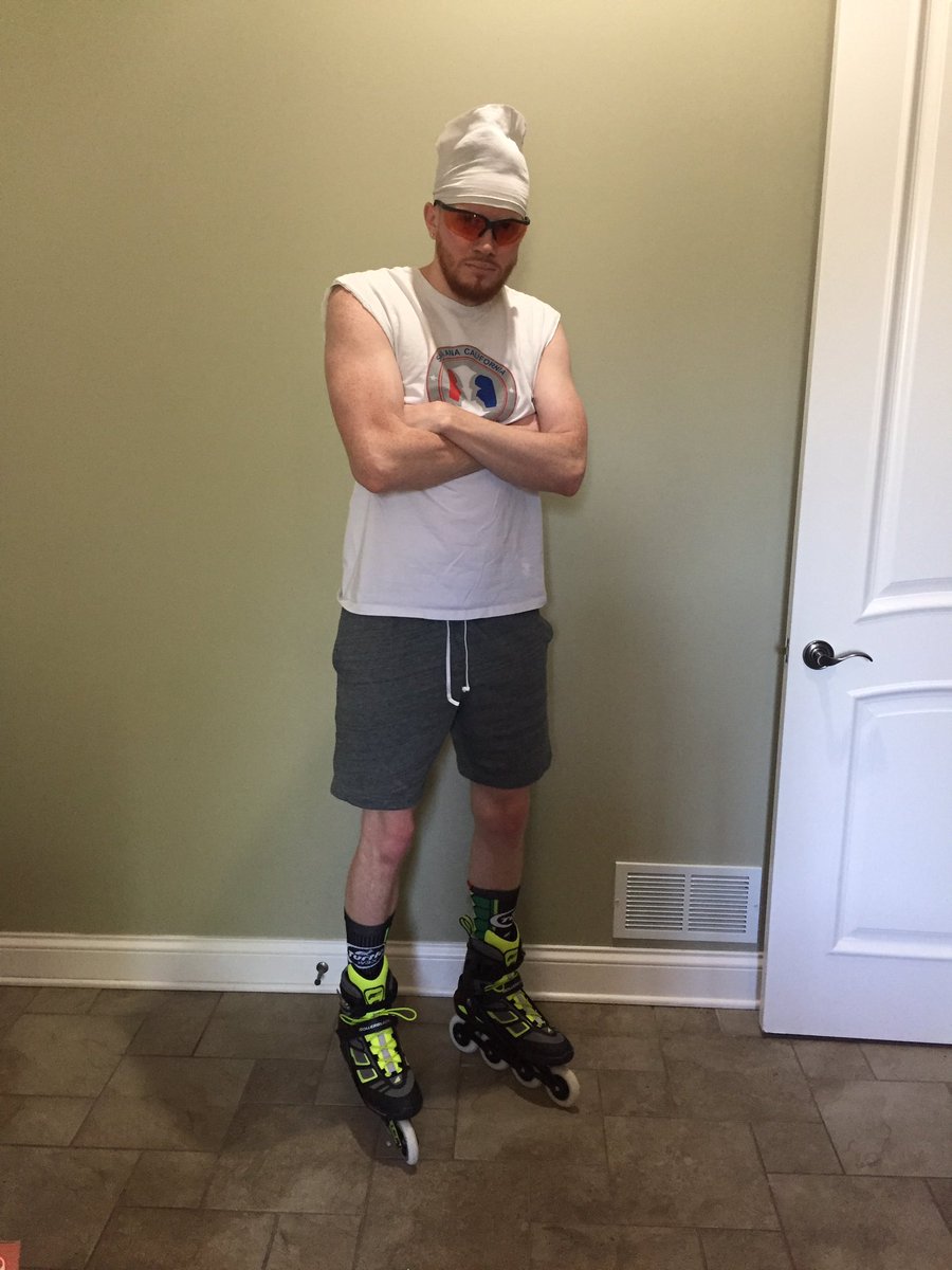 OpTicMaNiaC's tweet photo. Introducing the new OpTic Roller Derby Team Captain #RollWithMeOrGetRolledOver #TeamSkipLegDay https://t.co/1XPDWJfZ42