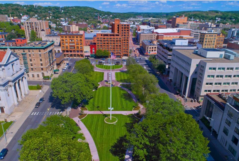 Happy #FirstDayOfSummer! Here's a stunning view of our newly refurbished City Green!  🌞 (photo courtesy of <a href="/MayorOLeary/">Neil M. O'Leary</a>)