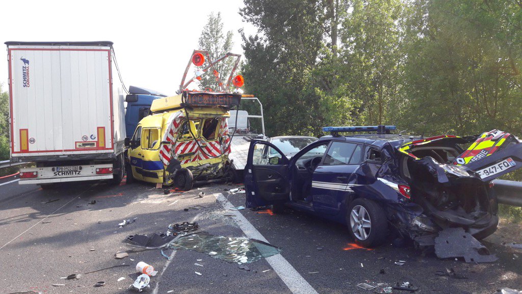 L'insupportable routine de l'inattention au volant. C'est le 42e heurt de l'année! STOP