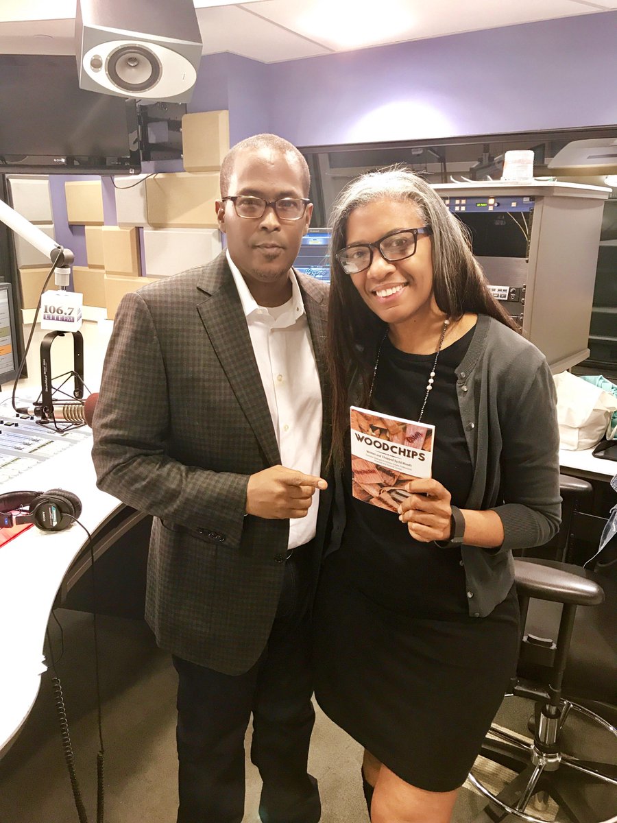 1067Litefm's tweet photo. .@BeingEdWoods stopped by #PublicLibraryPodcast to talk  #Woodchips, writing a children’s book with his son &amp; more! https://t.co/PehIxgpV6o https://t.co/9TKiYOUJoY