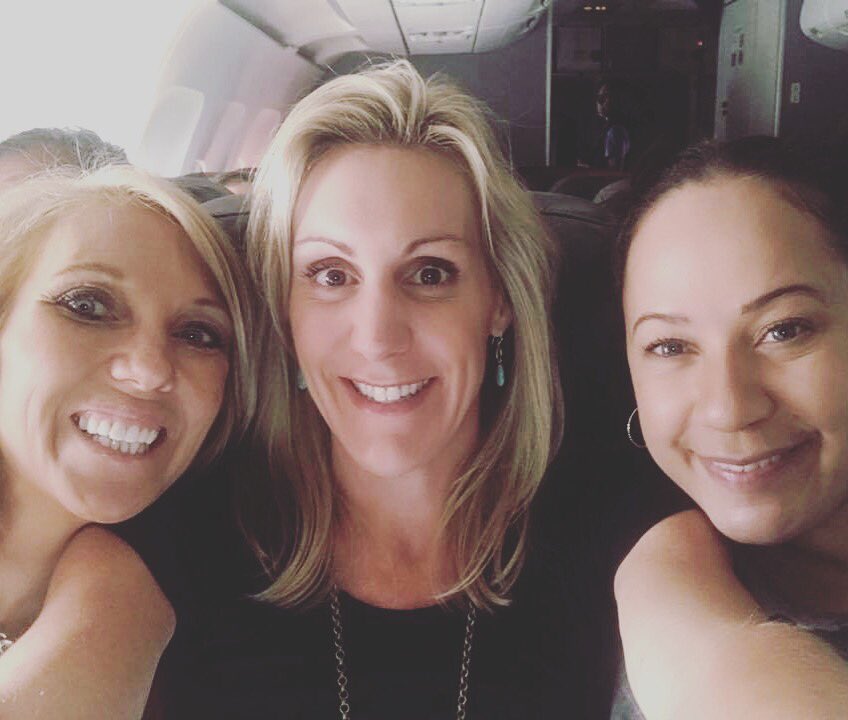 BaronProperties's tweet photo. The gang is @naahq bound! ✈️ Have a great time in #Atlanta, ladies! 🍑 #NAA #BaronProperties https://t.co/s3s0QV4E70