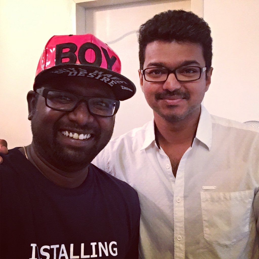 Arunrajakamaraj's tweet photo. #மெர்சல் #தளபதி #Longlive @actorvijay anna :) https://t.co/QAAvNxu289