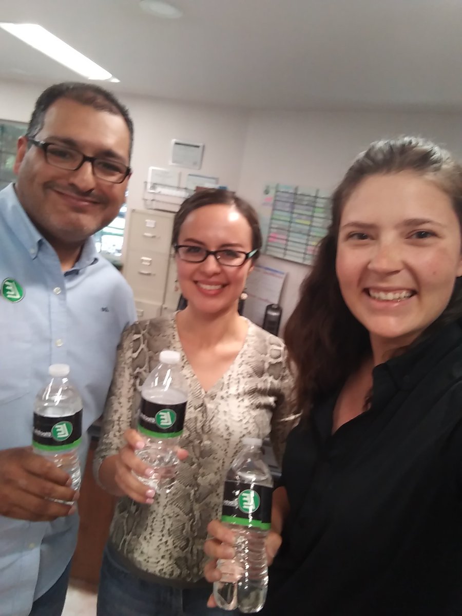 _LE_Electric's tweet photo. Happy #NationalSelfieDay from L-E Electric! https://t.co/mlSlAzEv7D