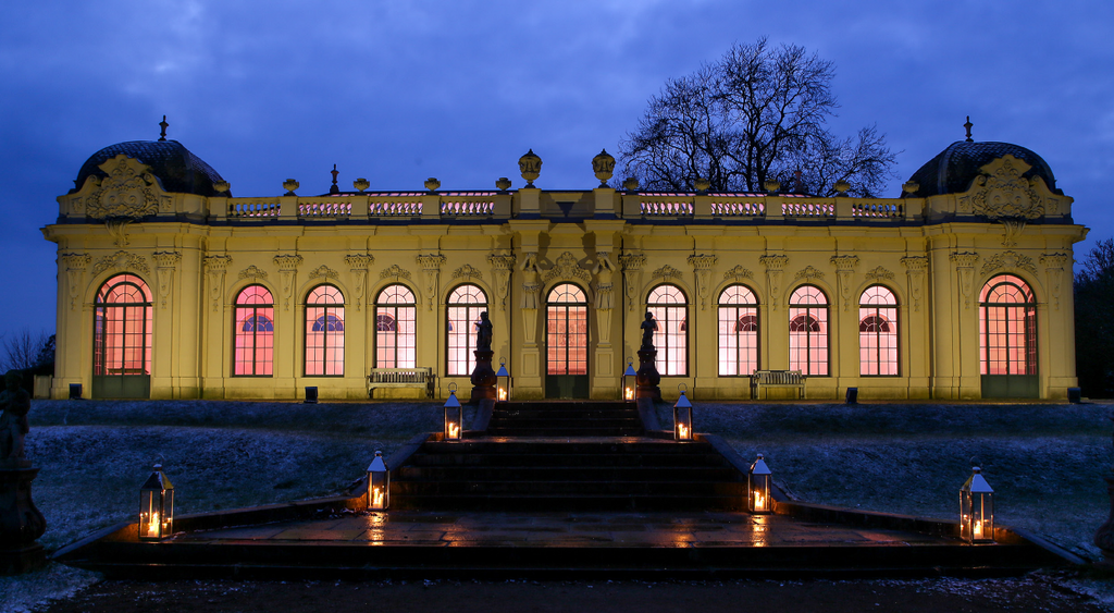 Look at our beautiful Orangery all lit up and ready for guests #WrestPark
#weddingwednesday