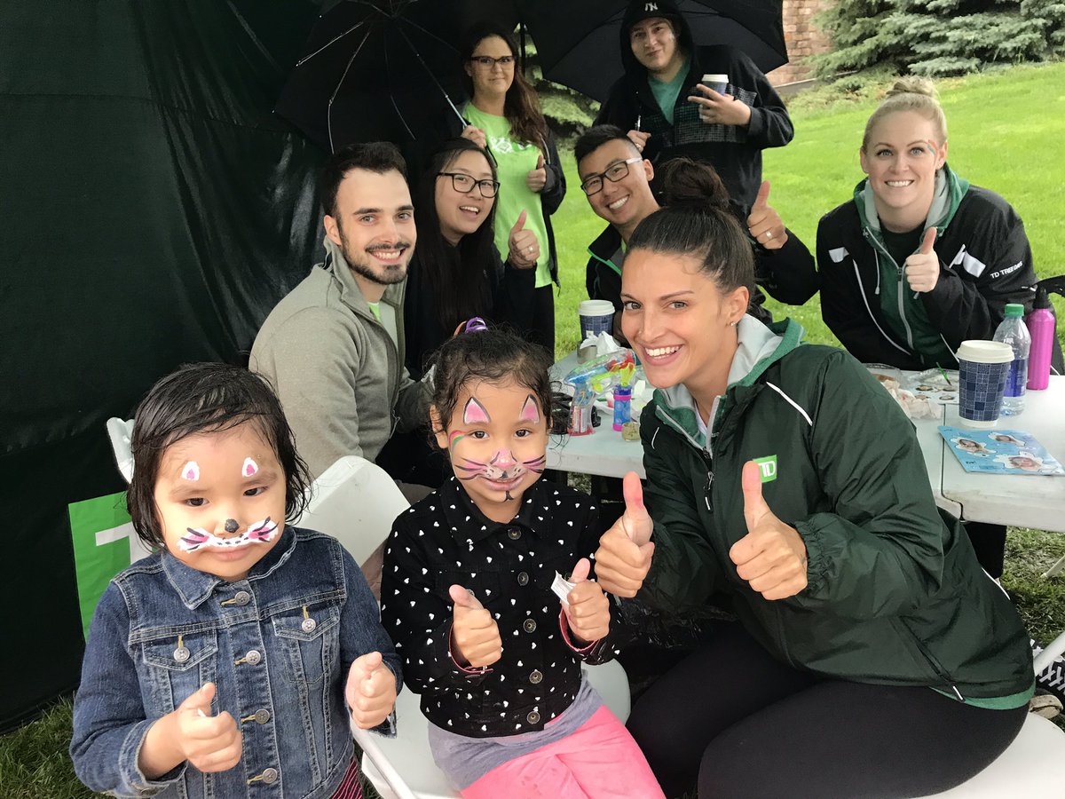 moreirasteph's tweet photo. Face painting at the TD Tent at Aboriginal Day Live 2017! #ADL2017 #htww1 #unbeLEIvableMB https://t.co/Ogz1UMImrs