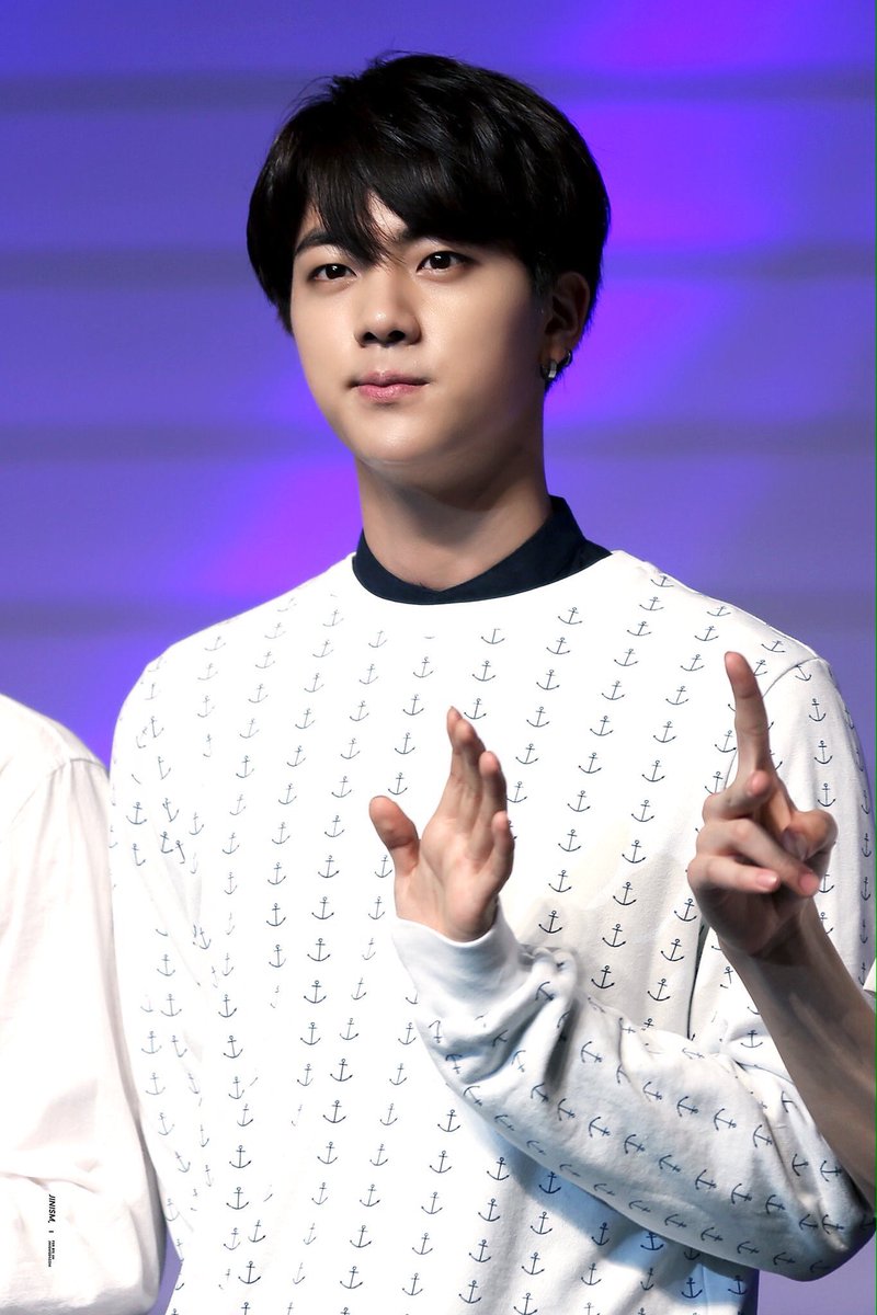 bhairedkidols's tweet photo. jin | bts https://t.co/VQ5DXRsm8V
