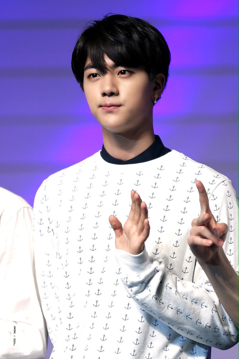 bhairedkidols's tweet photo. jin | bts https://t.co/VQ5DXRsm8V