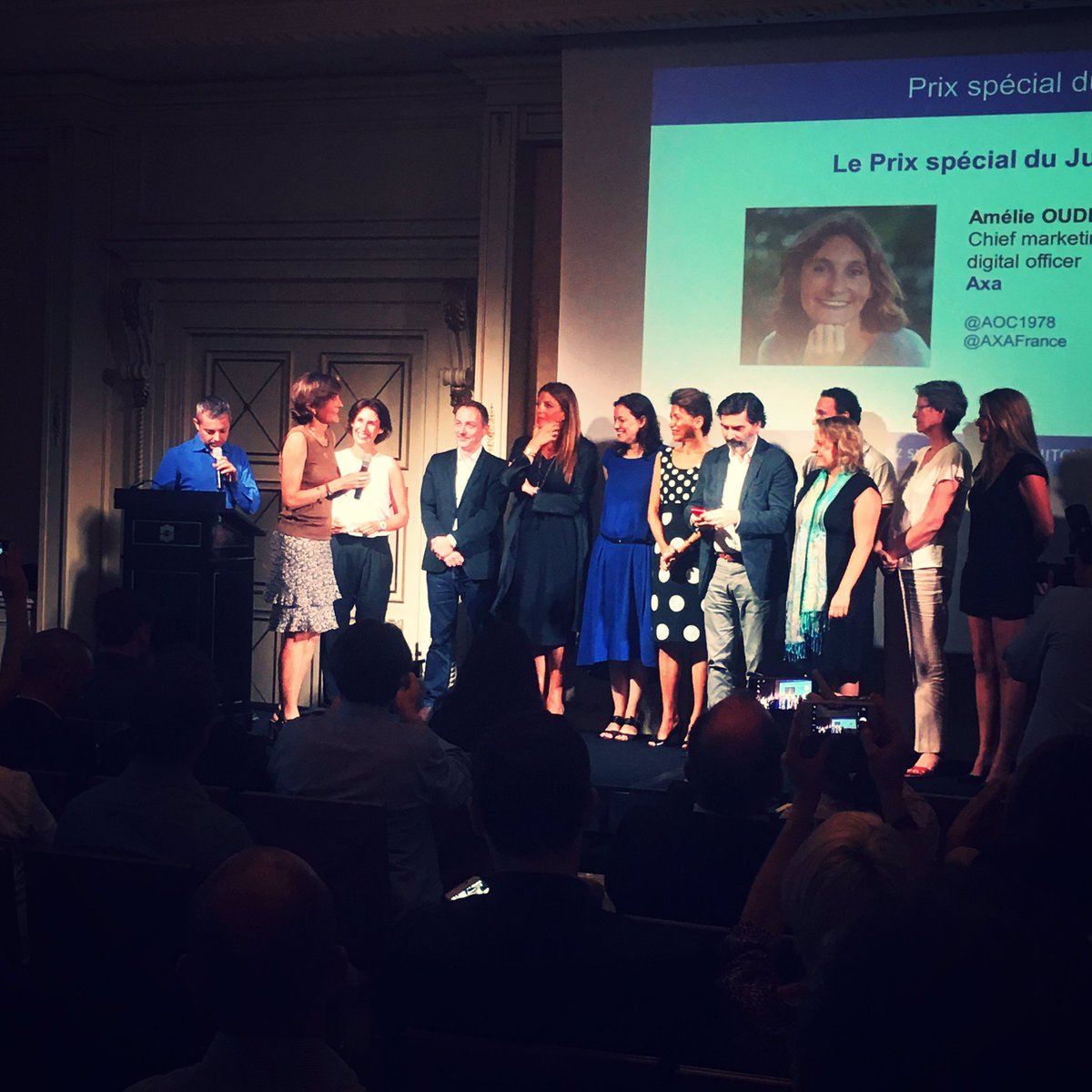 CarineWhatElse's tweet photo. Prix spécial du jury à la #NuitCDO à Amélie Oudéa-Castera @AOC1978 chez @AXAFrance #strategyDigital #UserExperience https://t.co/8BIT0esVzm