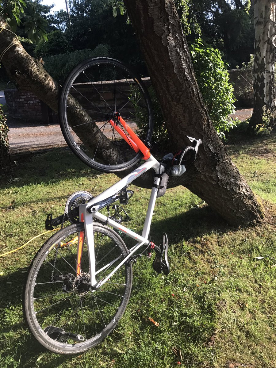 grm_solutions's tweet photo. Extreme bike cleaning @bertolett5 don't worry there is a towel under the handlebars! #wiltshire #dtcc https://t.co/pe2T6Fphm9