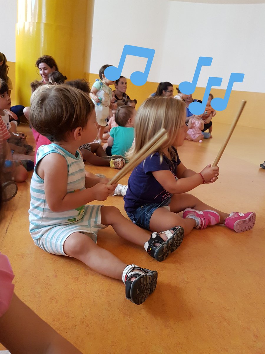 psubiri's tweet photo. Día de la ♩MÚSICA🎶 en @Novaschool_es #MalagaCentro a manos de @EM3educamusical 
Super estimulante, ¡muchas gracias! #DiadelaMusica #summer https://t.co/e72icQDl0z