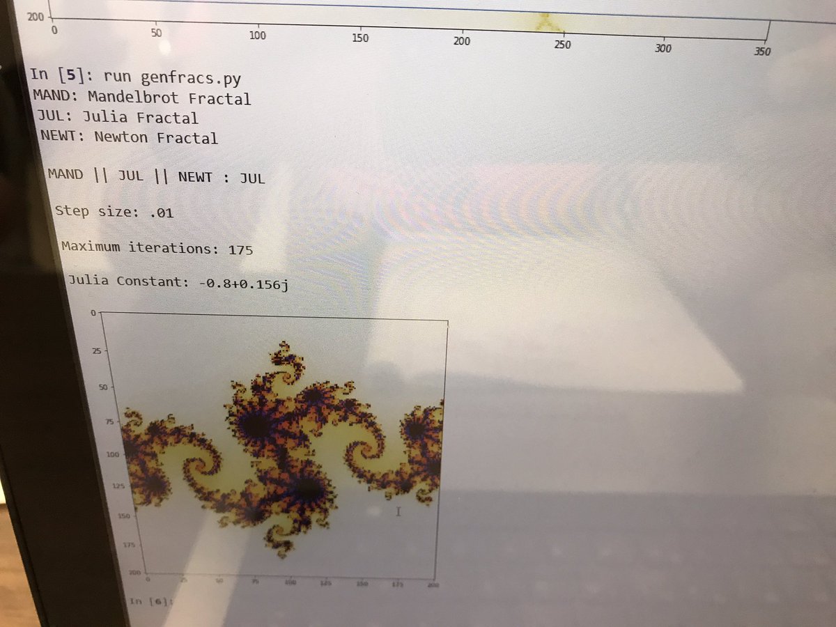 TaraByteTeacher's tweet photo. Coding fractals!! https://t.co/9arMGiWUeR