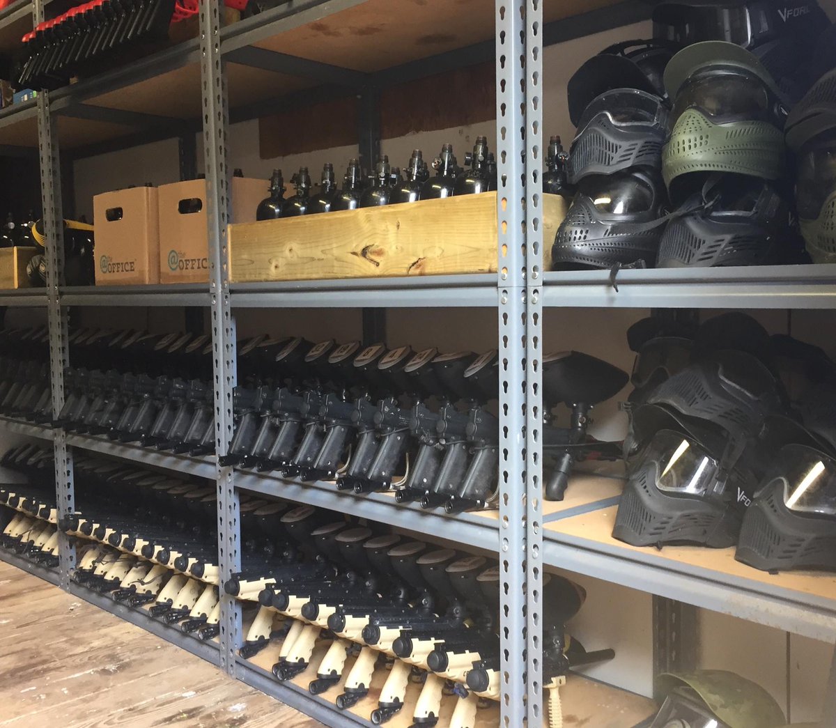 avalanchepb's tweet image. Wednesday is locals day at Avalanche Paintball ✌🏻💥
 Just $25 for all gear rental and 💯 FREE paintballs.
 Games start at 5pm!
 #Whistler