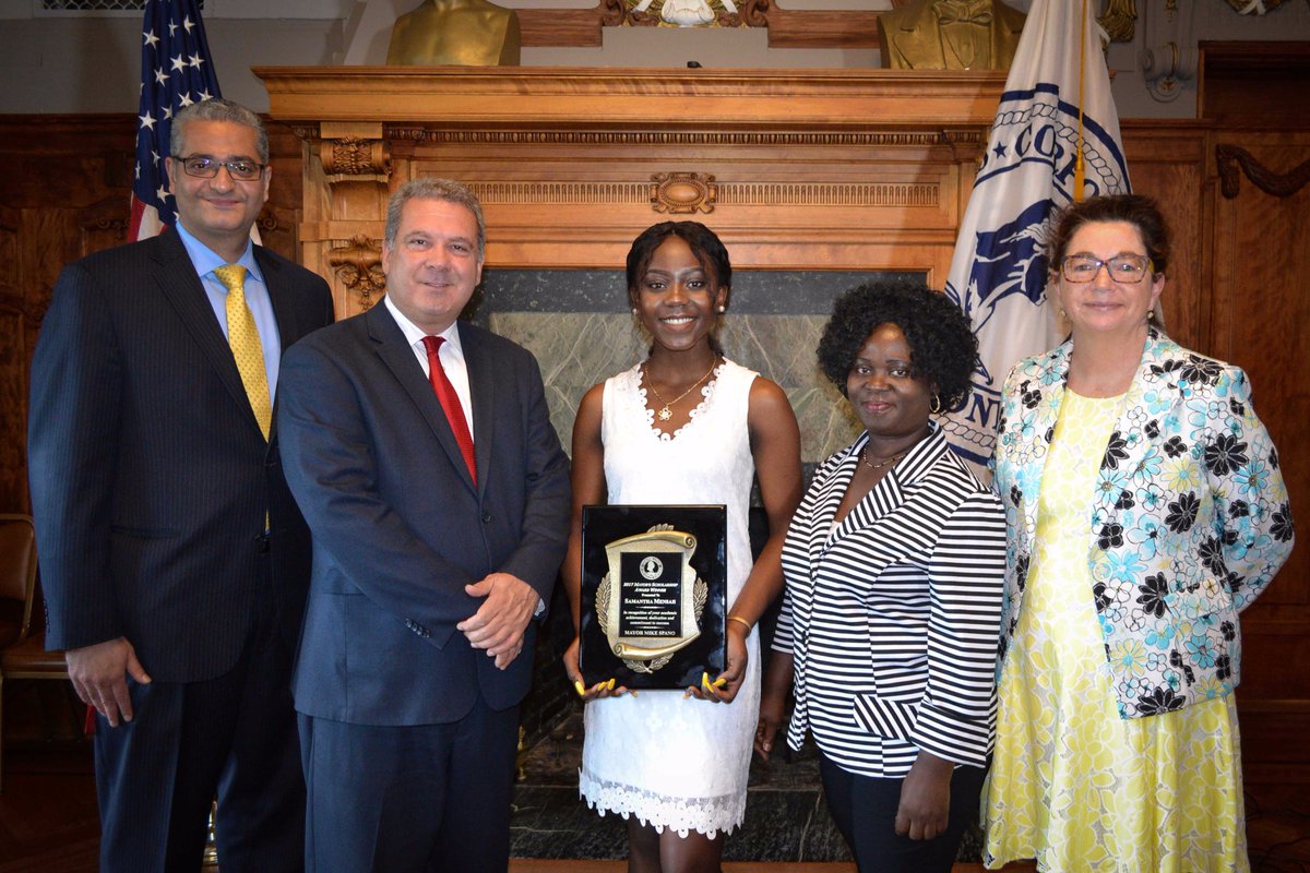 CityofYonkers's tweet image. Congrats to Samantha Mensah -- 2017 Valedictorian from Riverside HS for winning the Mayor's Award! You're one of Yonkers best &amp;amp; brightest!