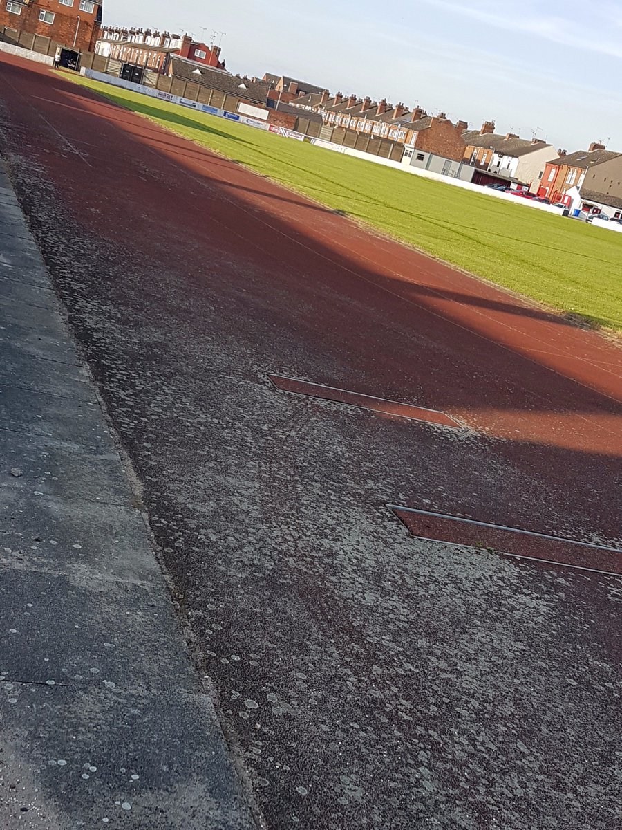 Vote in Tesco stores during the month of JULY to help us secure a Tesco
#BagsofHelp grant to clean and reline our athletics track