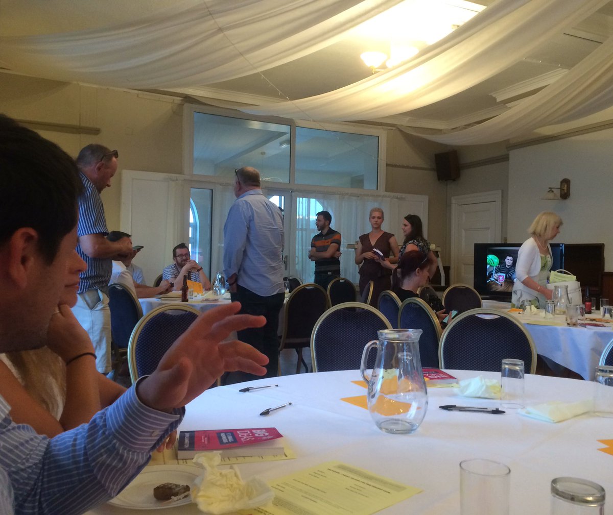 AlmuthGraphics's tweet photo. Great time at book prelaunch party #BigIdeasForSmallBusinesses catching up with lots of lovely people https://t.co/I8ablahhWA