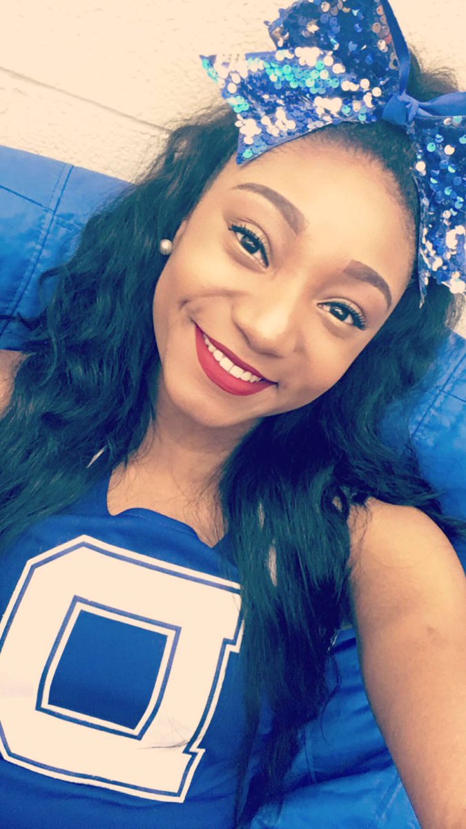 kbeenthatway_'s tweet photo. #DU21 and future cheerleaders post your selfies! #NationalSelfieDay #CheerDevils โ๏ธ๐๐ https://t.co/ScpmHCPJ35
