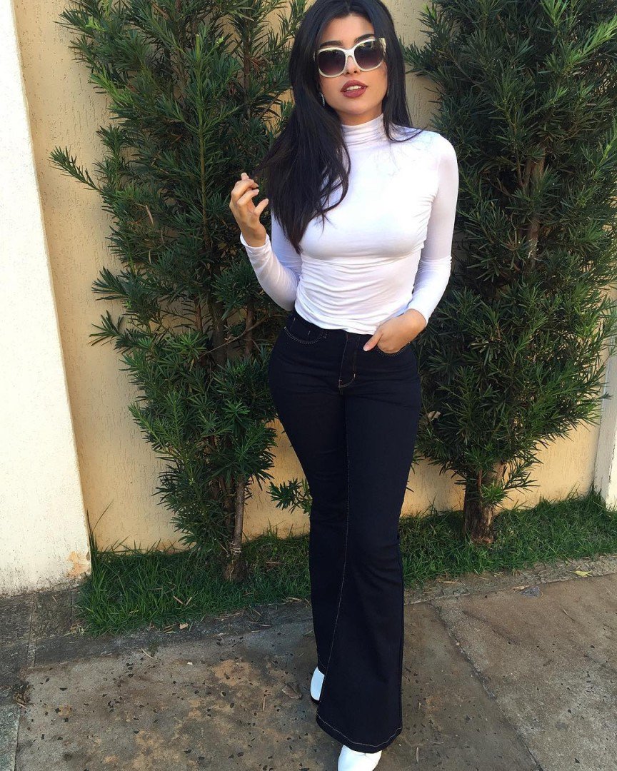 #regram <a href="/maribferrer/">Mariana Ferrer</a> - best basic w/ @lunenderoficial blusa de gola nesse friozin... instagram.com/p/BVnPNr4FLPf