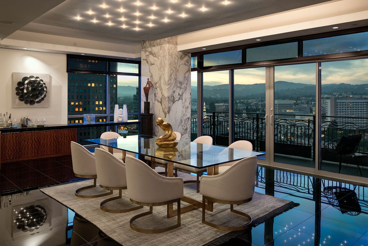 Views from the top | $8,900,000
<a href="/HiltonHyland/">Hilton & Hyland</a>