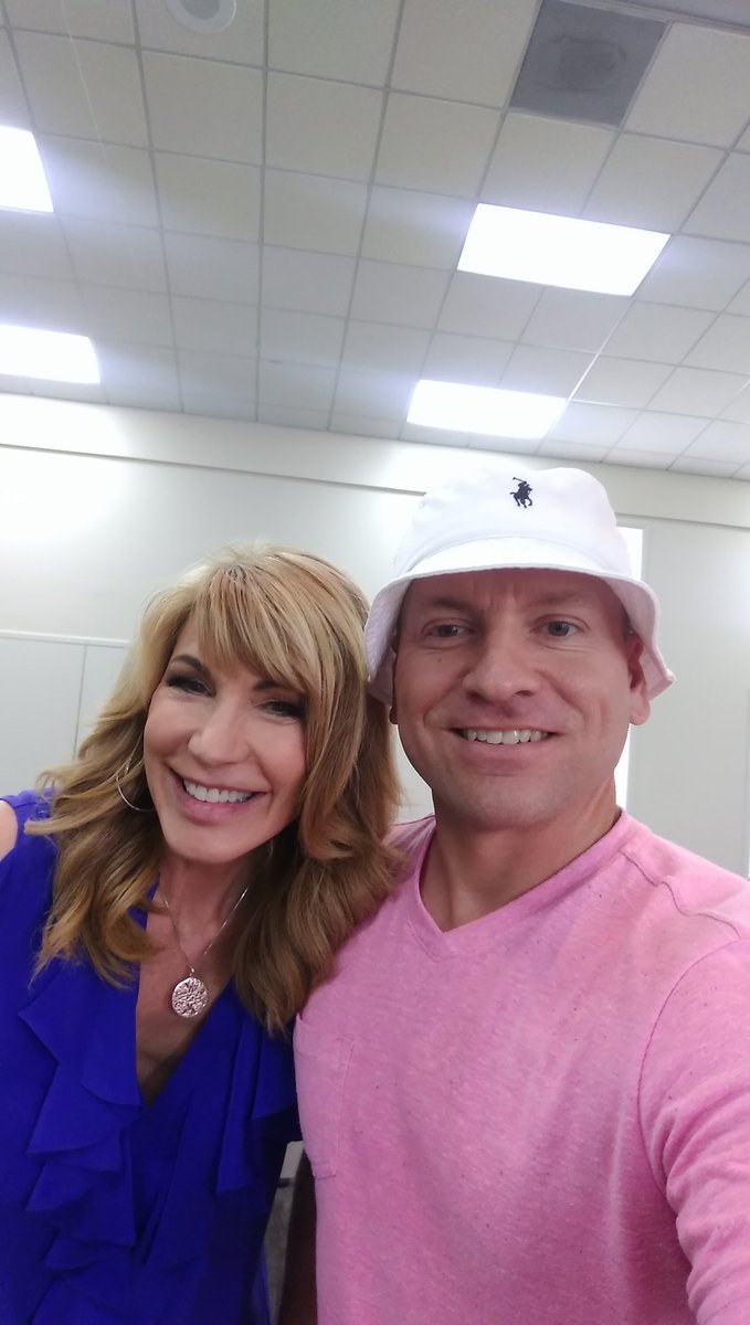 Looking forward to being <a href="/LeezaGibbons/">Leeza Gibbons</a> DJ Saturday Night! #Dare2Care #onesandtwoslife