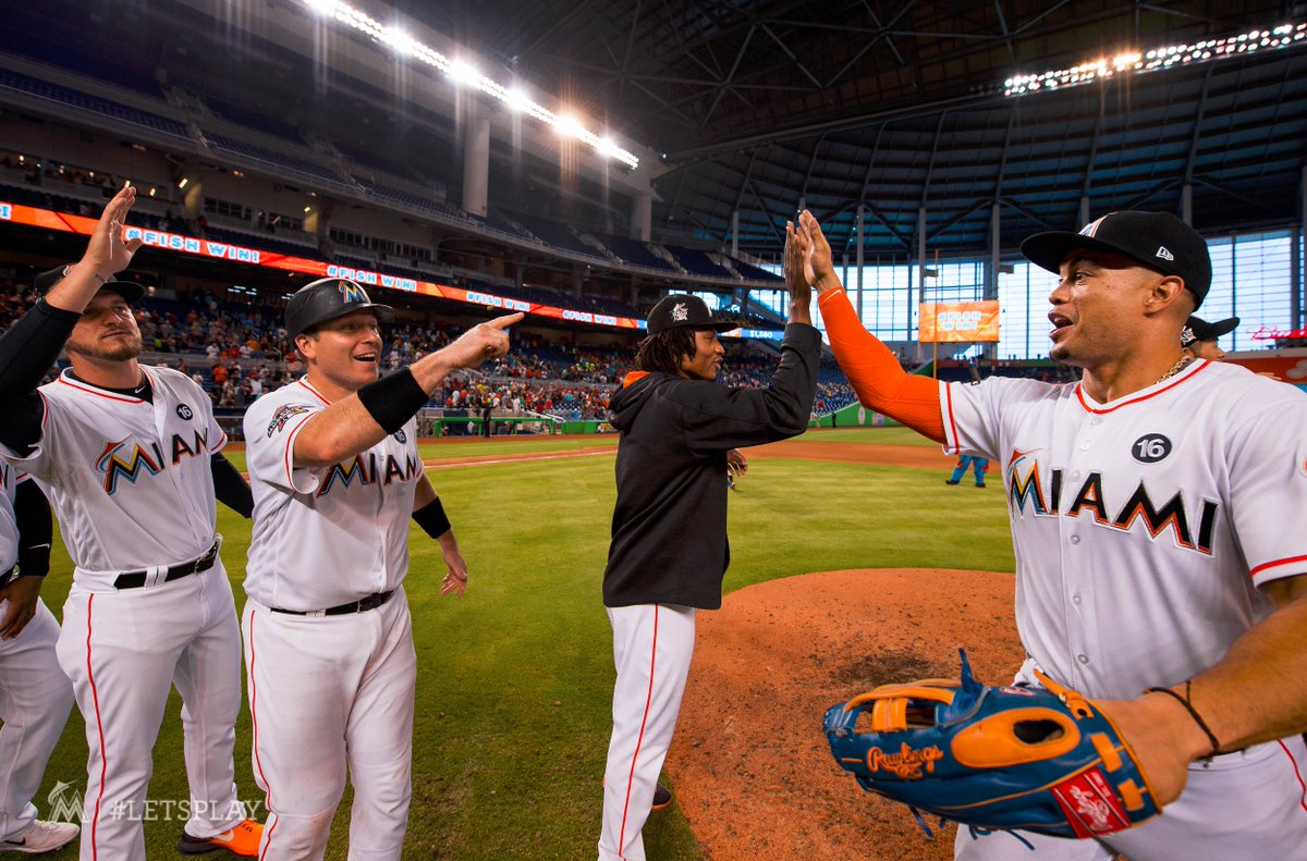 Comeback wins are fun, huh?  #FishWin https://t.co/C0zxR0t4C1