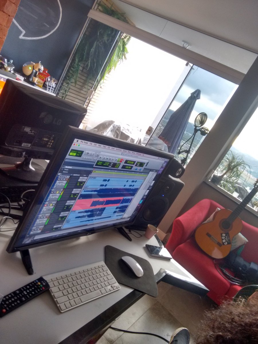 madamezero's tweet image. Em pleno vapor. Vem novidade por aí! 🔴REC