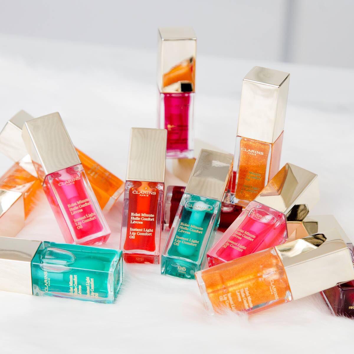 salonskindeep's tweet photo. We have had a new delivery of the Instant Light Lip Oils, they were so popular they were out of stock! 
#Clarins #Lipoil #Instantlight 💋 https://t.co/A6xpcapcSS