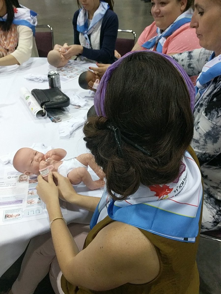 Een nieuwe record! Om het belang van massage te laten zien: 391 'baby's' kregen een massage tijdens ICM @world_midwives conference#knovicm