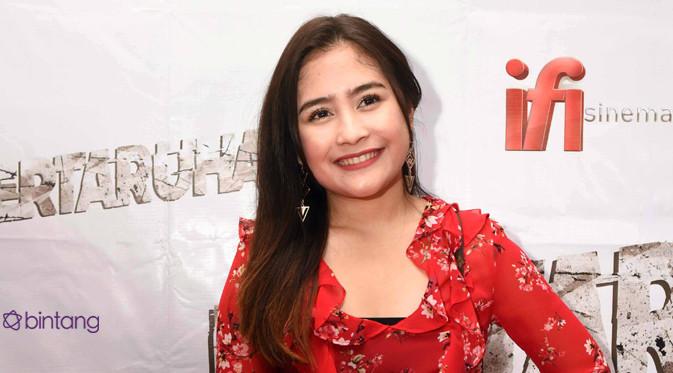 Prilly Latuconsina Belum Siap Dilamar Sekarang dlvr.it/PP3xYk