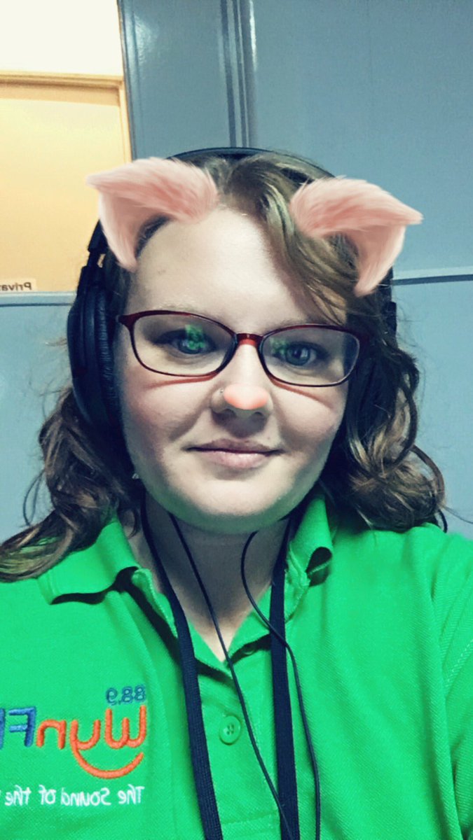 jeq88's tweet photo. 88.9Wyn fm tune in music and good times https://t.co/M6v6wUO44Y #co-host #radio #onair #music #wynfm #werribee https://t.co/RFdheKG1F6