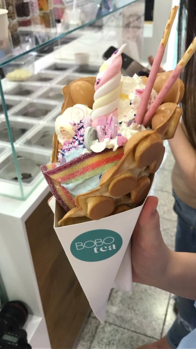 sourfraser's tweet photo. Big ups to @ilovebobotea who treated me to this 😍 https://t.co/8IeKmuLbv4