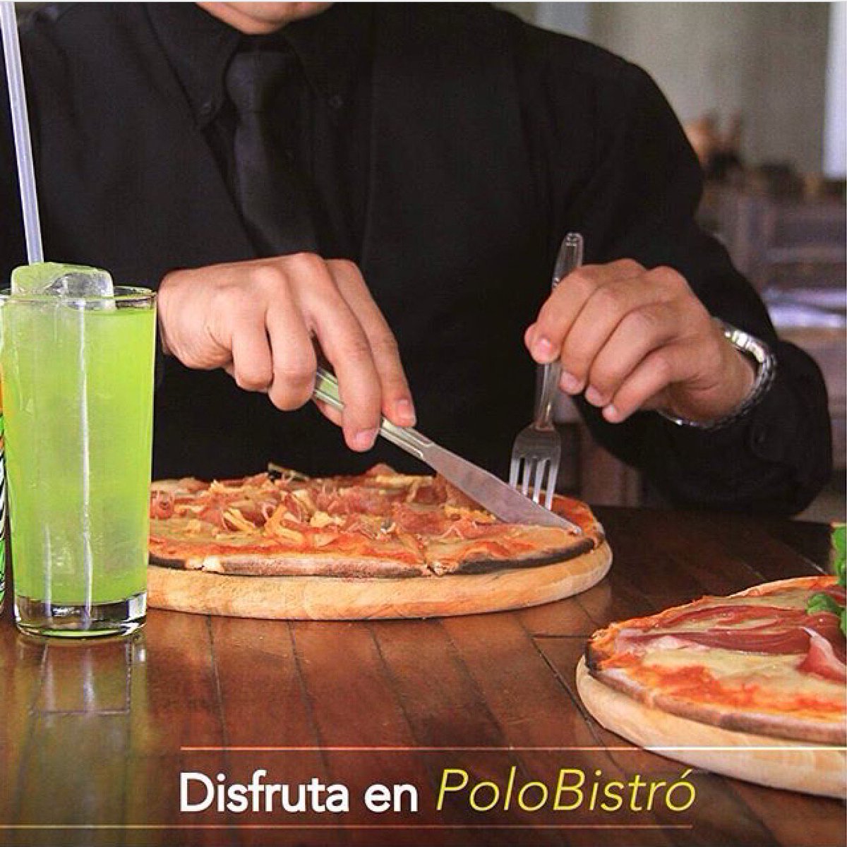 Promociones: Jarra de tinto de verano + entrada del día 
Al comprar dos pizzas de la casa, te llevas una pizza margarita totalmente gratis.