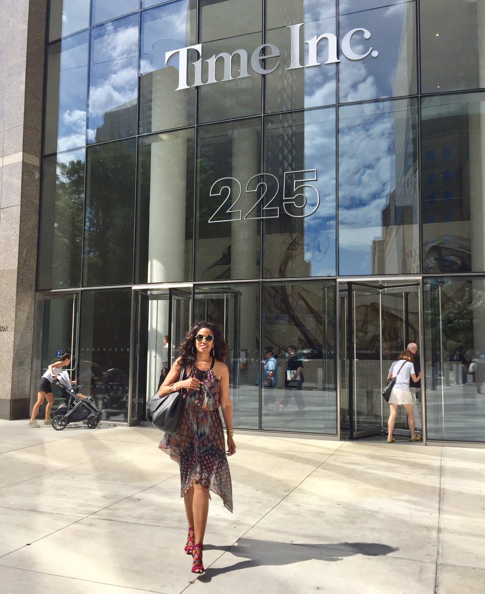 ArevaMartin's tweet image. Damn I love to hustle! #NYC #TimeInc
