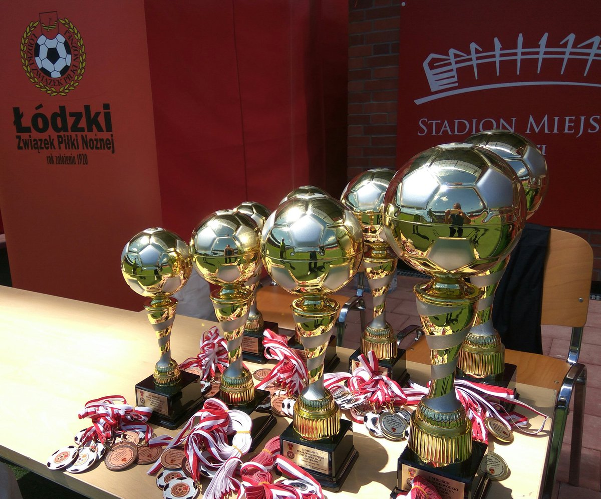marcinelos's tweet photo. #Finał #OLM2017 #PiłkaNożna na @RTS_Widzew_Lodz @atlasarenapl 👏 chłopaki #ŁZPN #AdamKaźmierczak ⚽ @lodzkiePL @WitekStepien @LaczyNasPilka 😊👍 https://t.co/2wv1WS5tmW