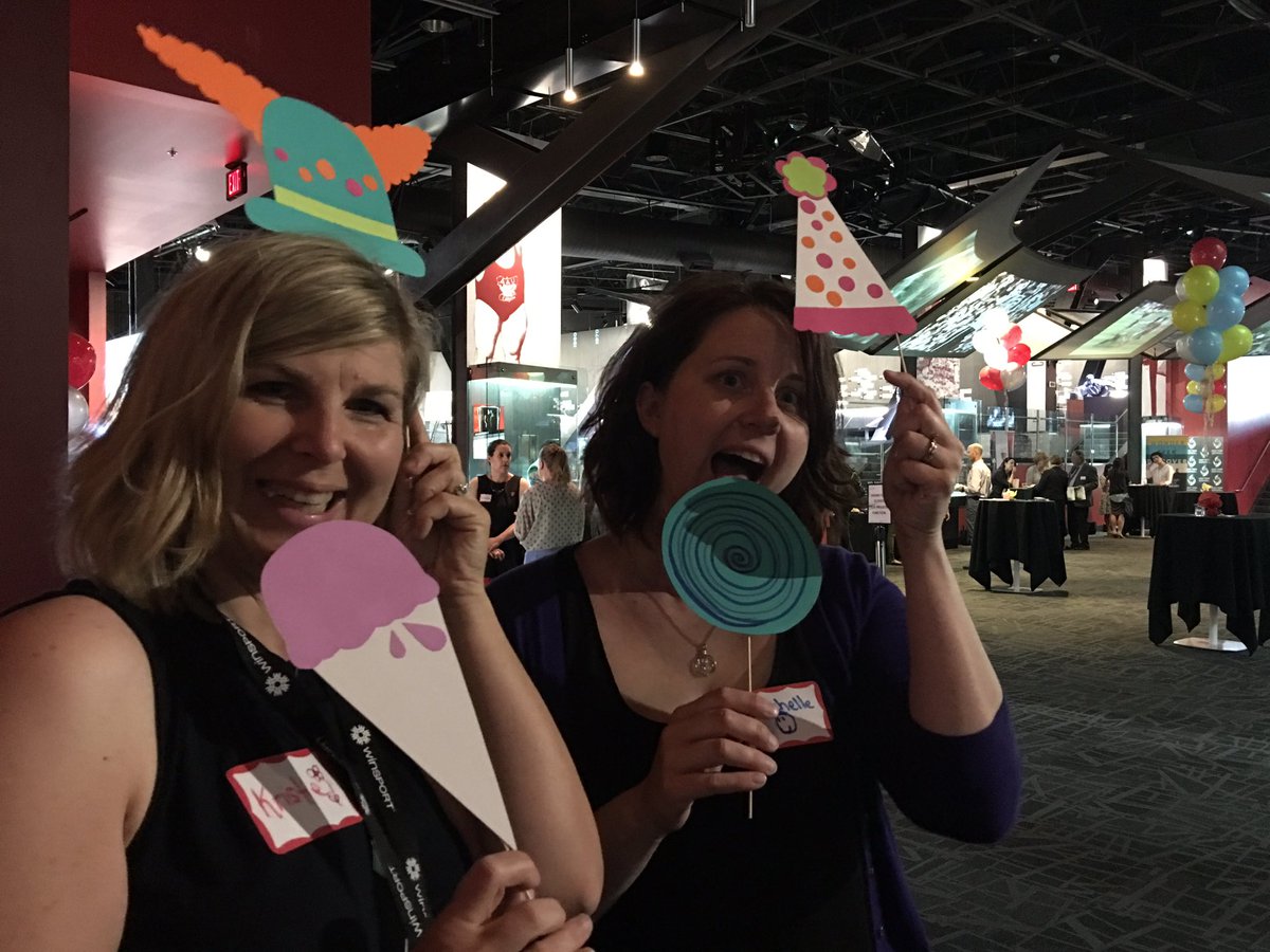 Our volunteer and friends from <a href="/WinSportCanada/">WinSport</a> hitting up the <a href="/Propellus/">Propellus</a> AGM photo booth!