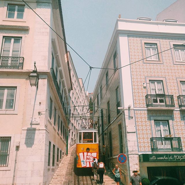 alestexeloeste's tweet photo. Reposting @mosshartlove:
#lisboa #lisbonlovers #lisbon #vsco #vscoportugal #vscocam #ascensor #lisboatododia #superlisboa #superportugal https://t.co/H0mPNCGWkC