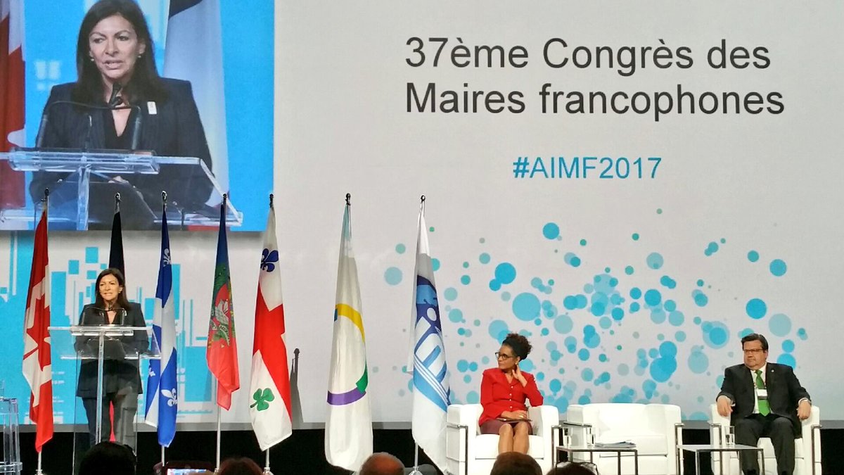 Anne_Hidalgo's tweet photo. Ouverture de l'Assemblée générale de l'#AIMF2017 aux côtés de @MichaelleJeanF et @DenisCoderre https://t.co/dqpluyPpJi