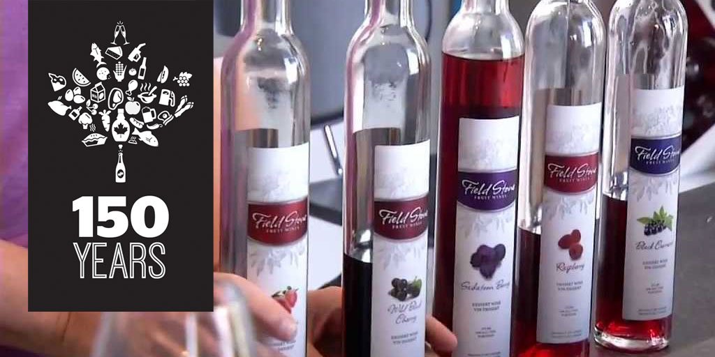 CoopWineSpirits's tweet photo. Enjoy wine from Alberta on the patio! @FieldStoneFruit &amp; @SpiritHillsWine have the wines for you. #Canada150 #yyc https://t.co/X2UN811wnv https://t.co/MtIr6qLUHx