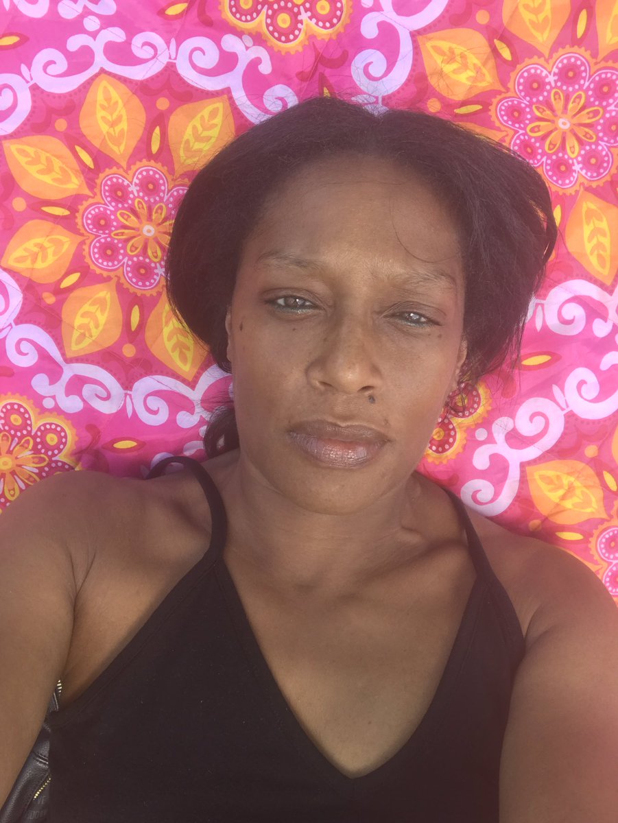 LightGoddess44's tweet image. Relax in the Sun Mood!🌻☀️🌻#Bossette