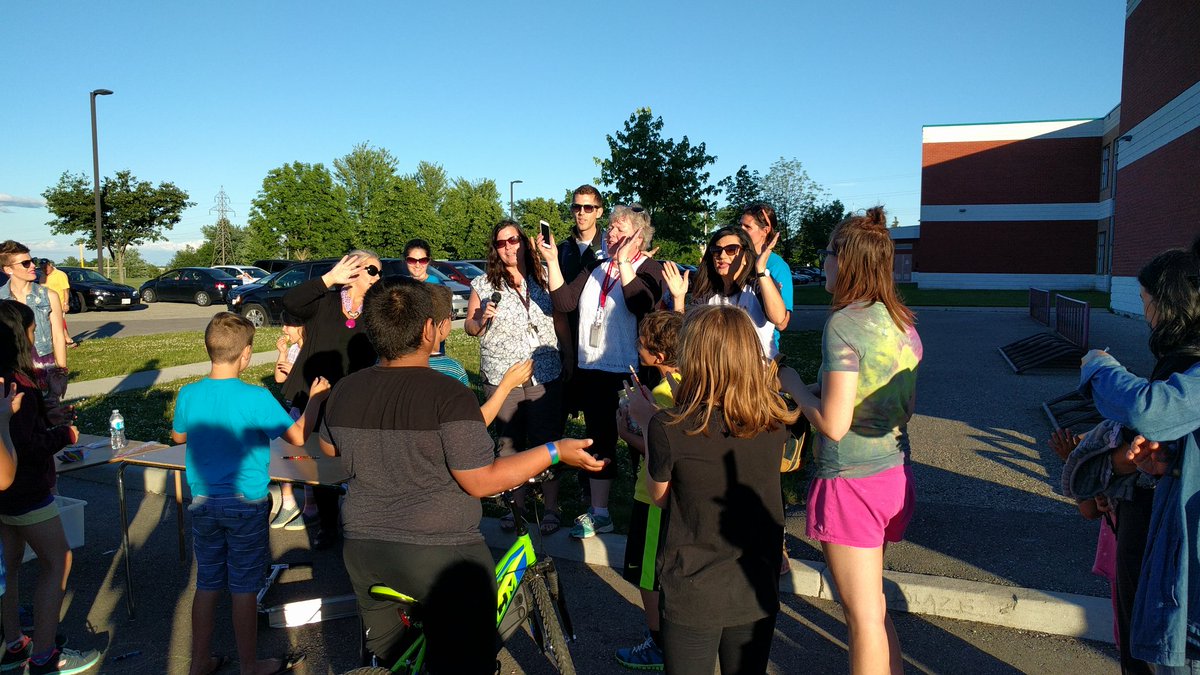 Sandhillcouncil's tweet photo. "We are the Suns! The @shlwrdsb Suns!"
Thank you to all the staff who came out tonight. Great community time #triviatrail @wrdsb https://t.co/qxzVXsr3tI