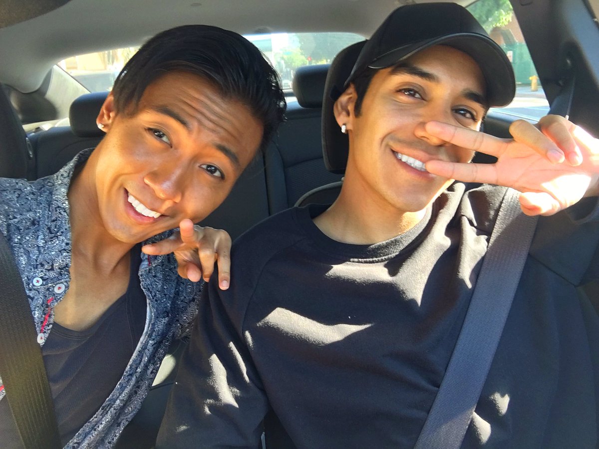 brandeecimo's tweet photo. #HuntingtonBeach #X2squad @Jpcardenasss #MyPersonsal #Tourist #Summer #Adventures #Exploring #Cute #Car #Selfie #Twinners #LikePhoto ππ±π΄ππ https://t.co/MD2Pr3qkKJ