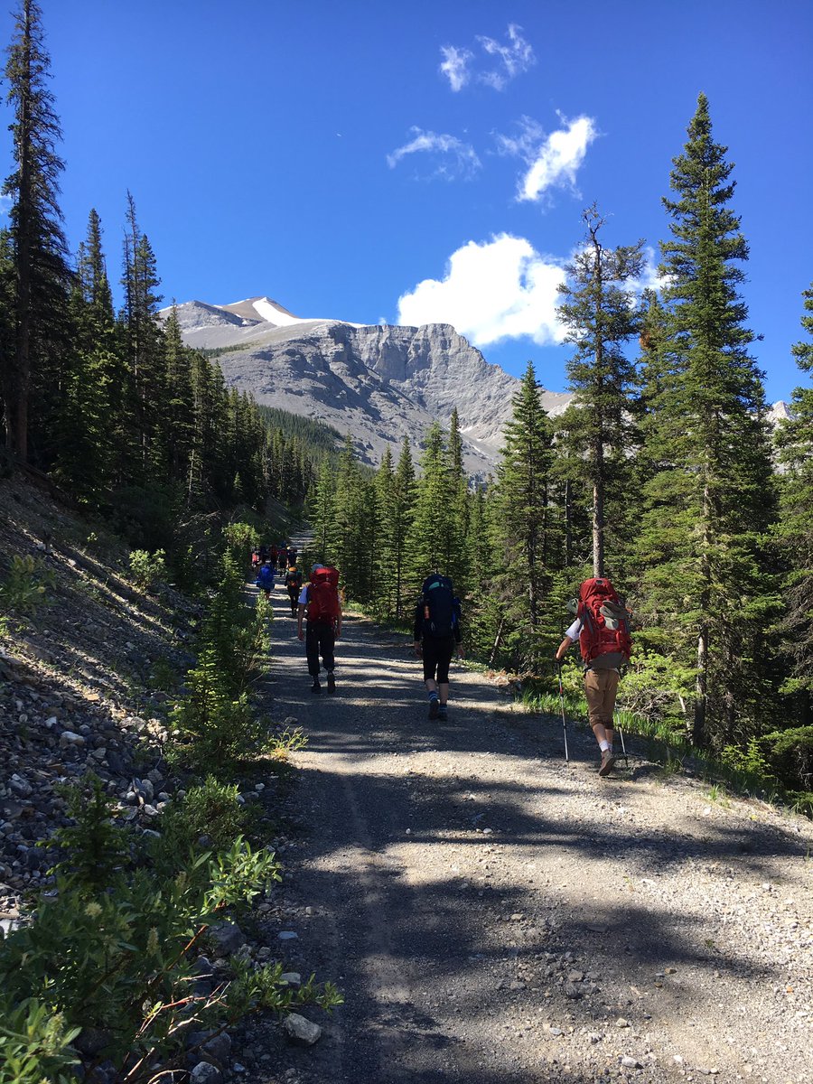 78BandedPeak's tweet photo. Learning about our inner strength in nature with 14 amazing gr8s. Banded Peak by Banded Peak #outdoorleadership https://t.co/bAPS1WjASZ