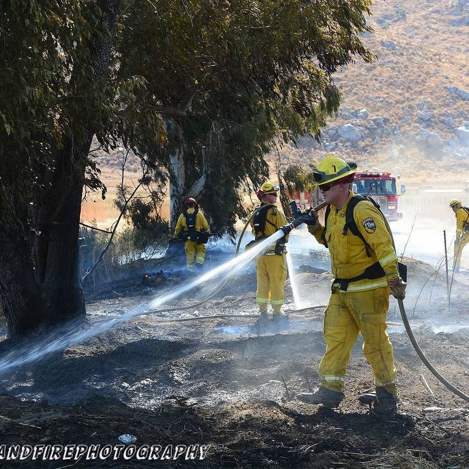 navrcos's tweet image. 🔥FEATURED POST 🔥
 @inlandfirephotography -  Warren Fire in San Jacinto, CA burned 7 acres. #warrenfire .
 ___💥Want… ift.tt/2sCHz8m